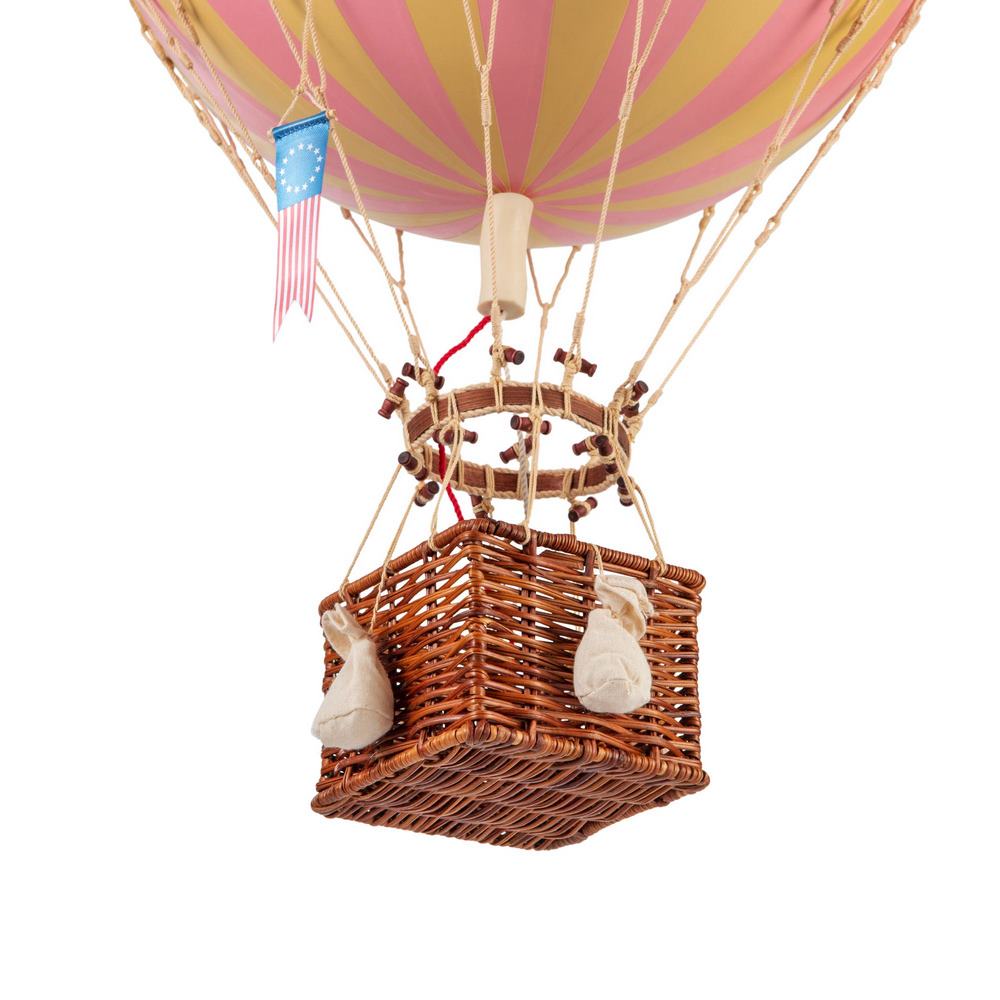 Royal Aereo, Pink