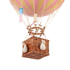 Royal Aereo, Pink
