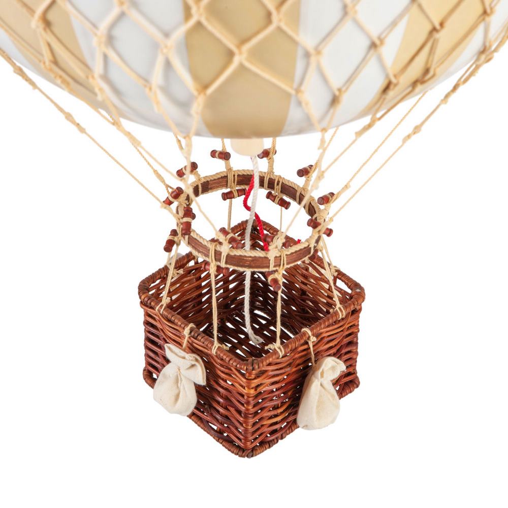 Royal Aereo, White Ivory