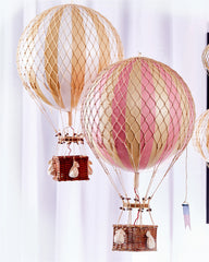 Royal Aereo, Pink